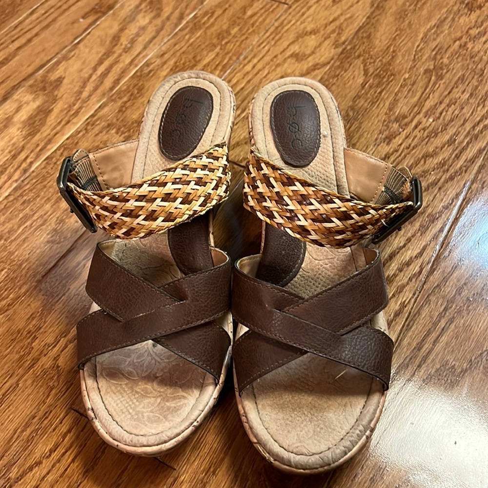 Boc wedges size nine